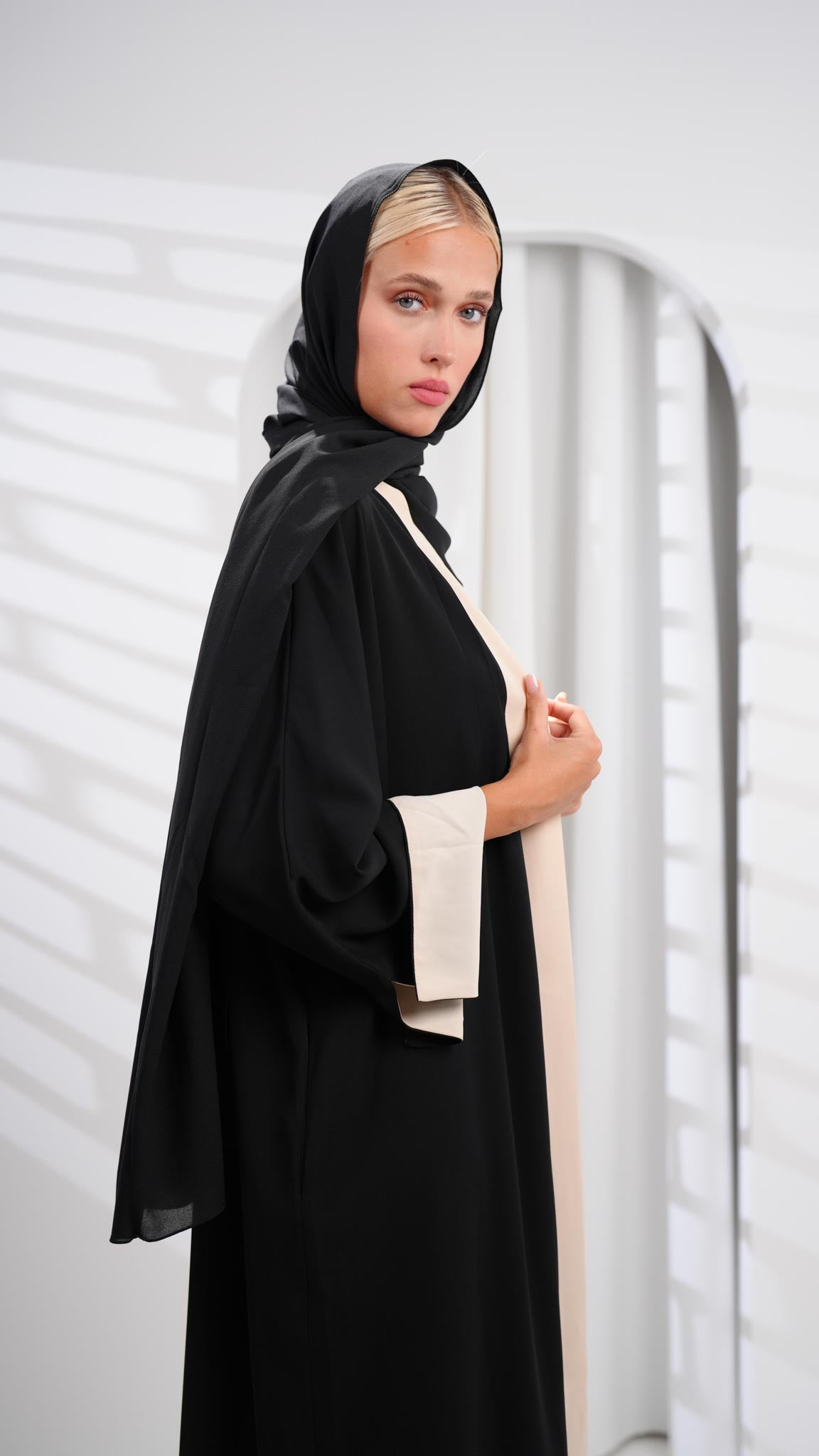 twin viadel black and beige abaya