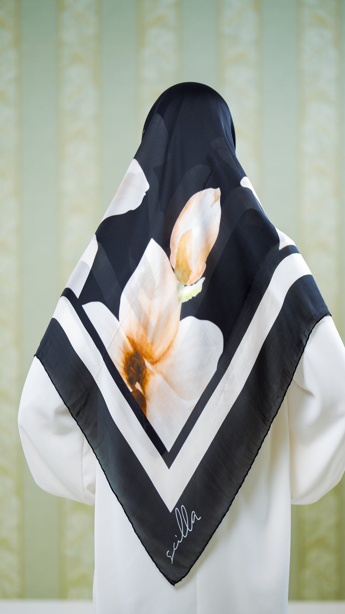 Scilla silk scarf ftr4