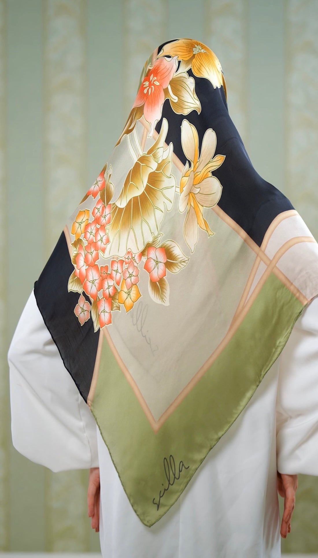 Scilla silk scarf Dtr4