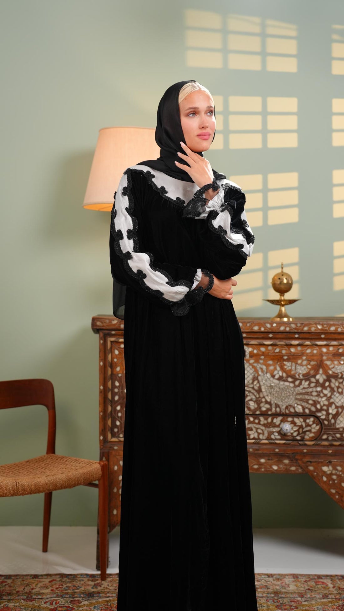 Velvet black and white dress abaya with beads