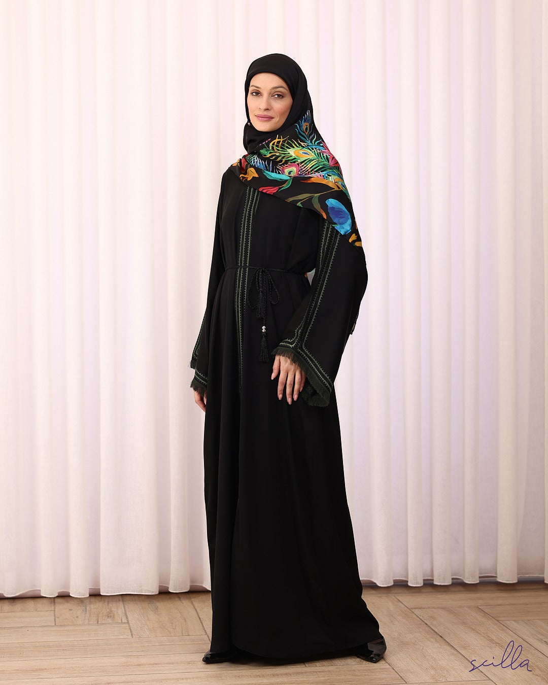 Black Abaya with Green Line and Strass