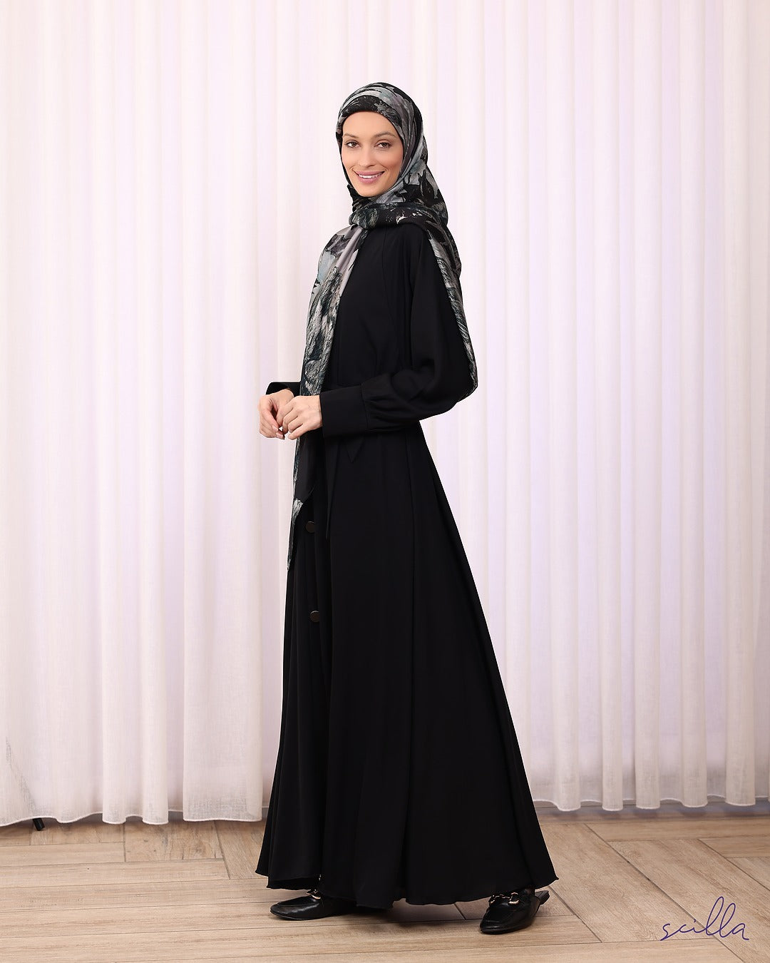 Black Flared Buttoned Abaya