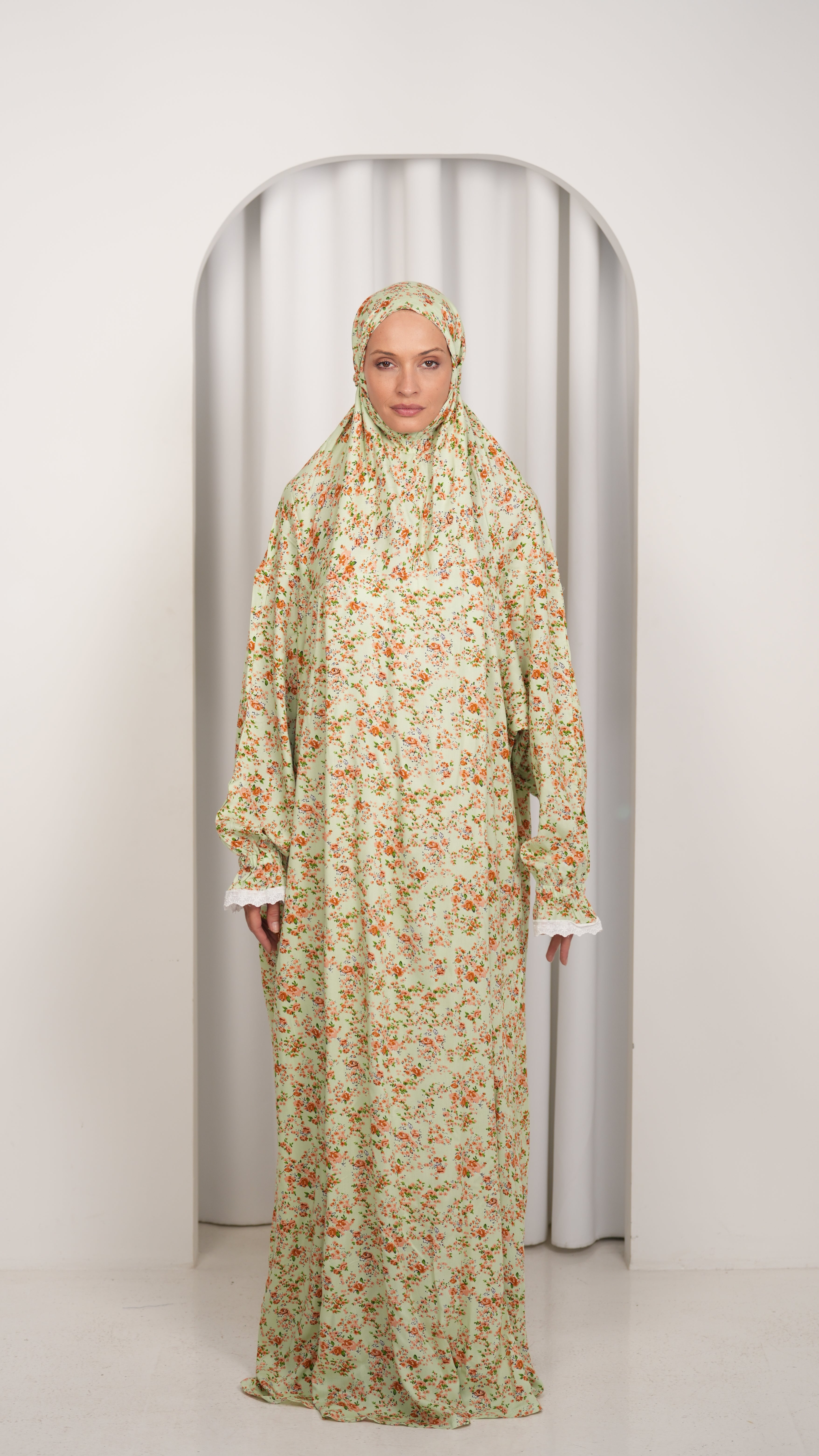 Prayer gown one piece b64