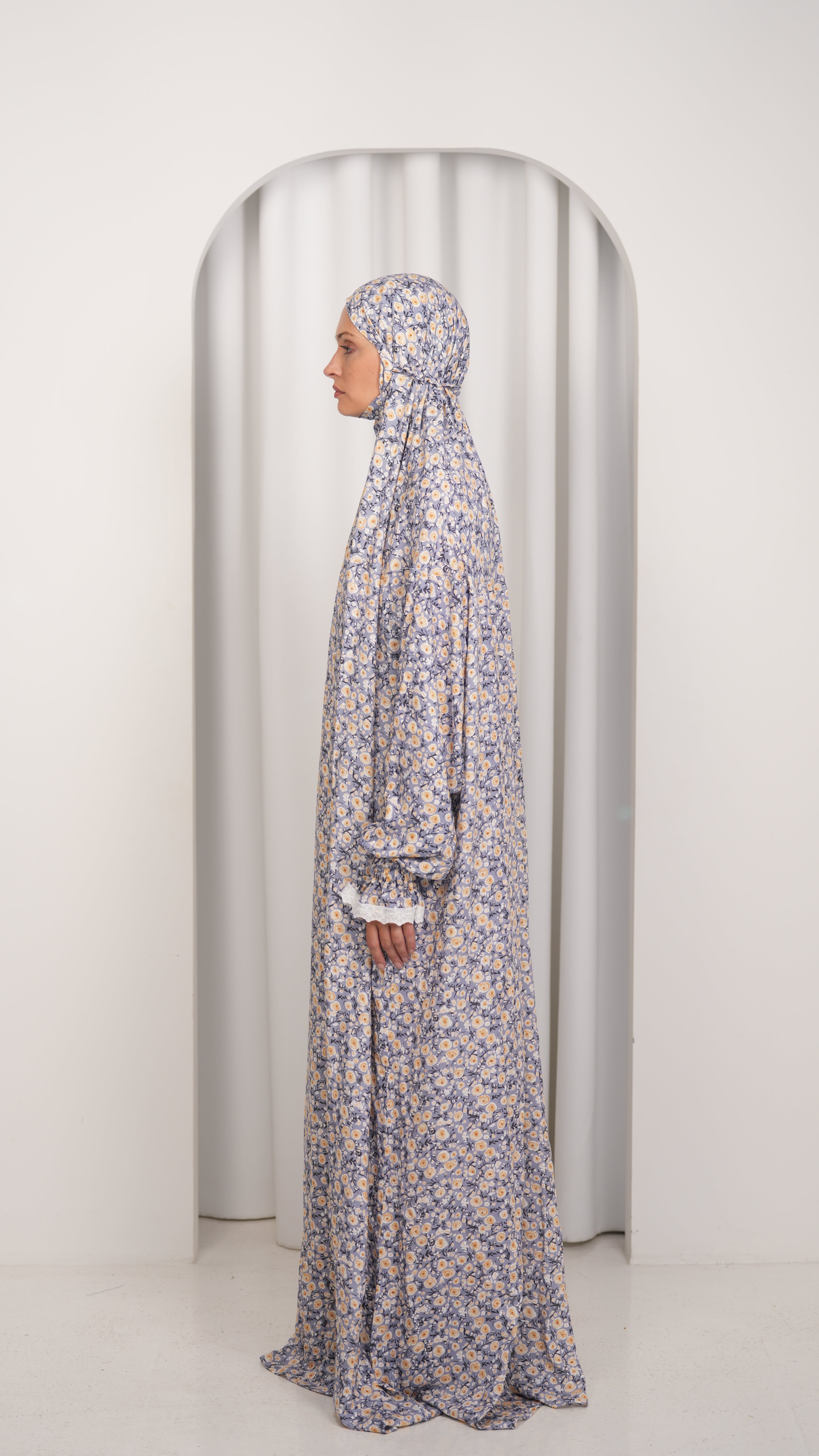 Prayer gown one piece b63