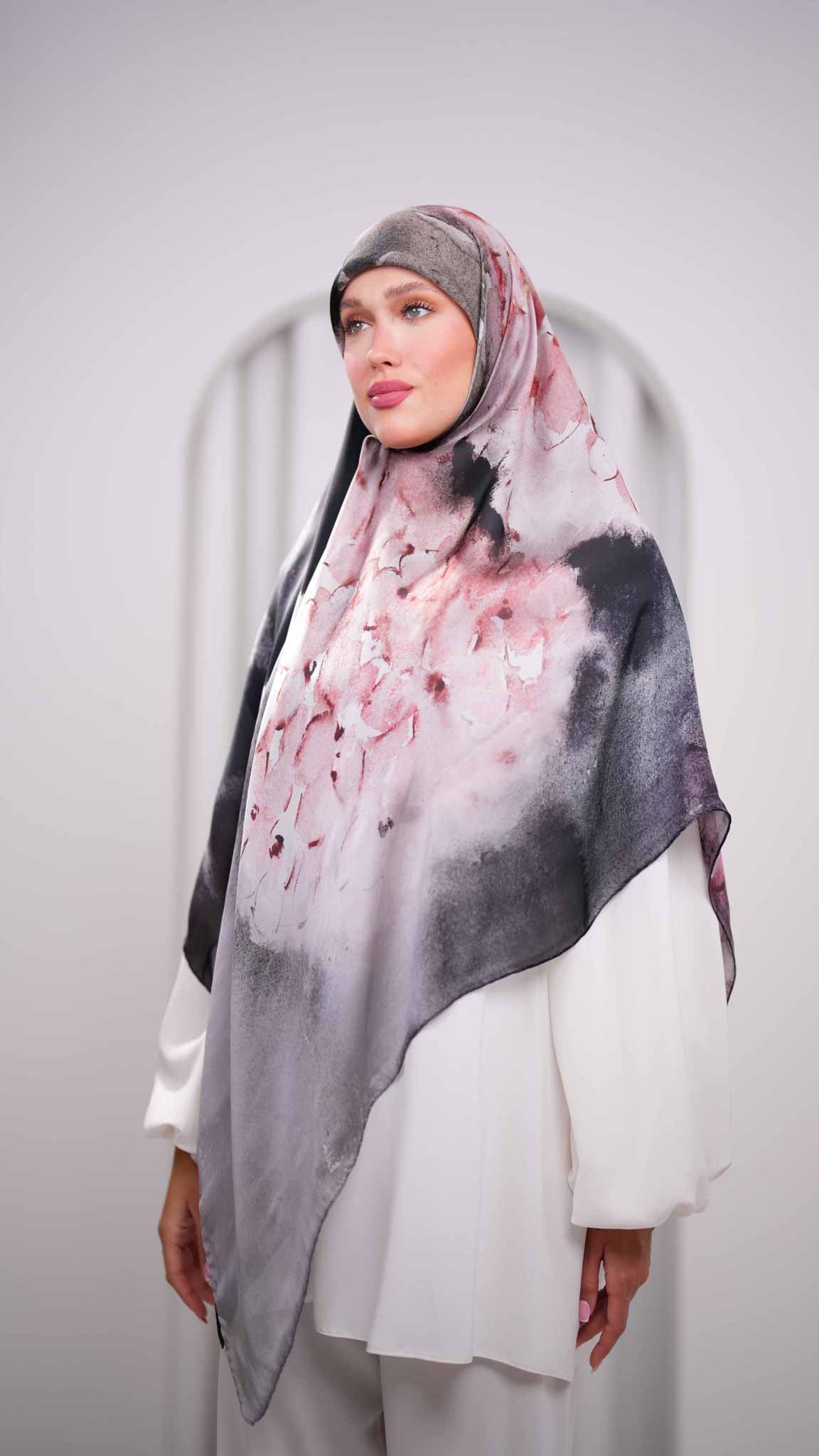 وشاح حريري من نوع سكيلا dd5