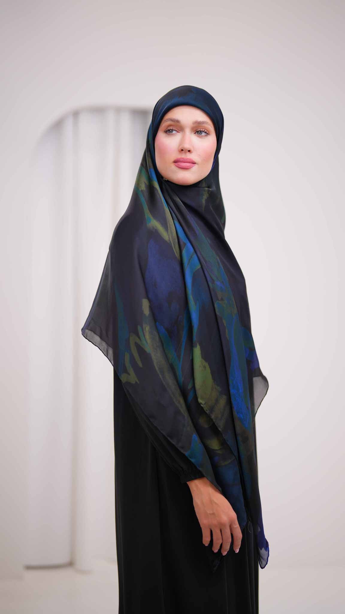 وشاح حريري من نوع سكيلا gg2