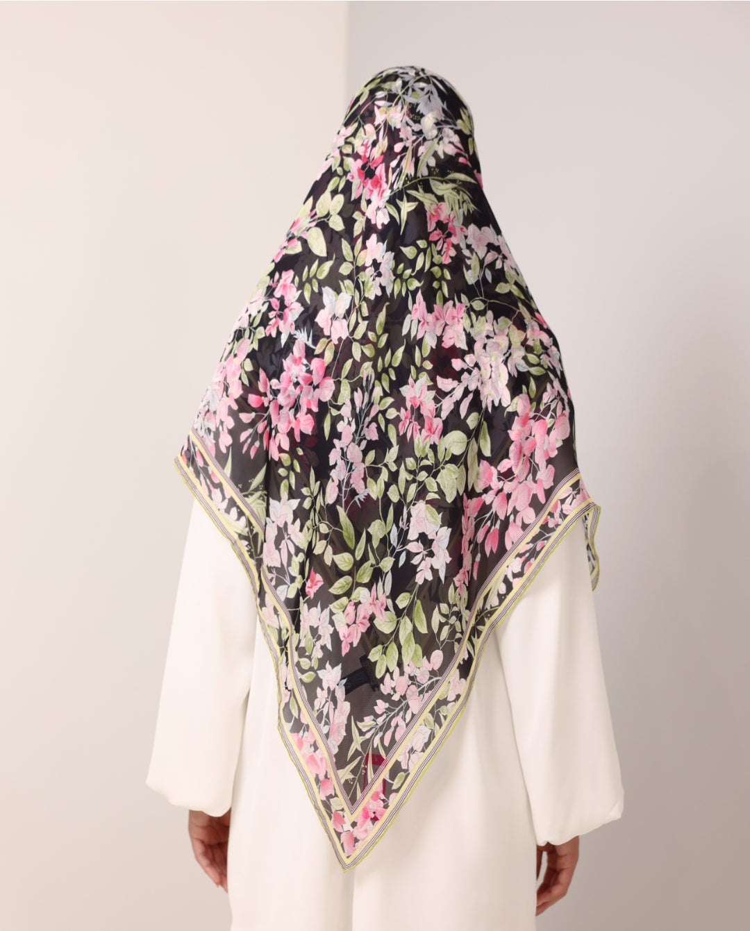 Leonard scarfs L7