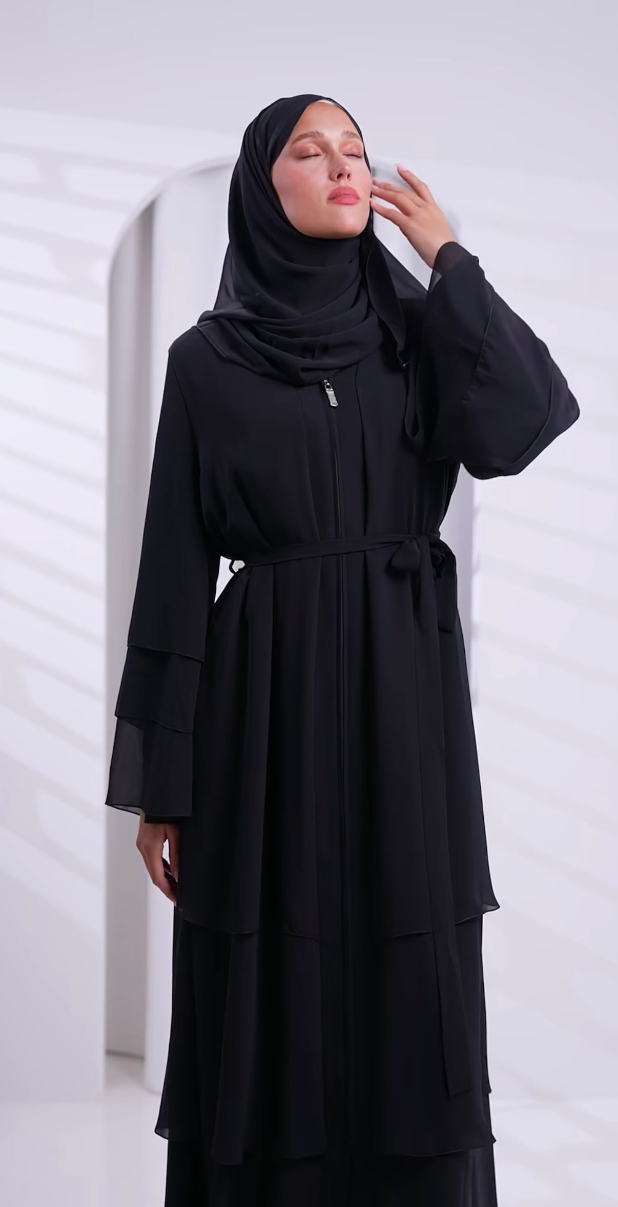 Modest Fashion for Ramadan: Abayas, Prayer Gowns & What to Wear