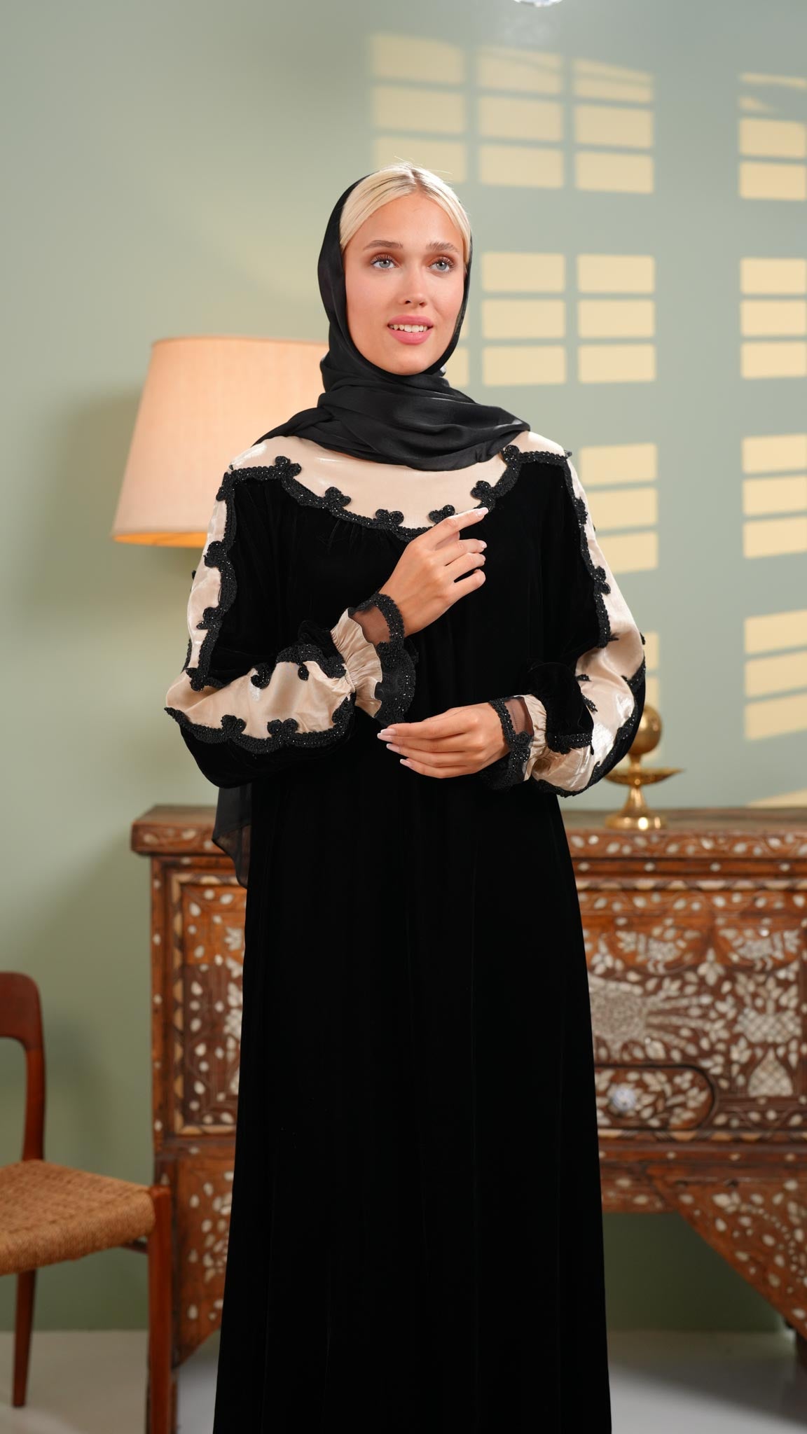 Velvet abaya dress with pink and beads