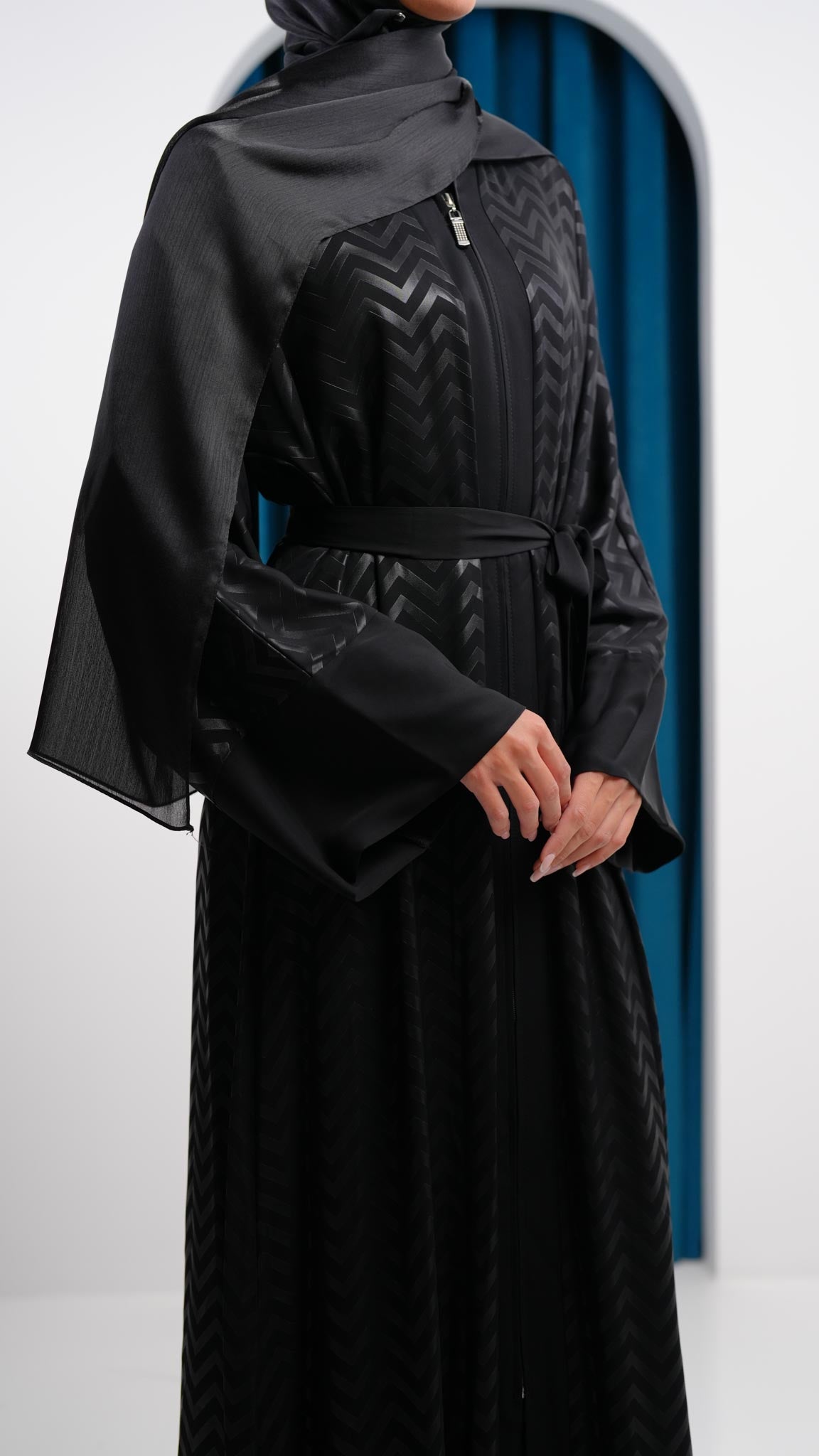 Black Zigzag Jacquard Abaya