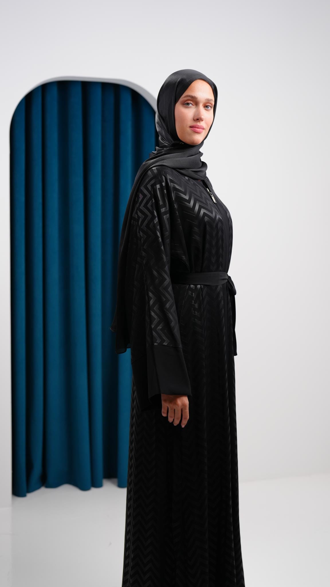 Black Zigzag Jacquard Abaya