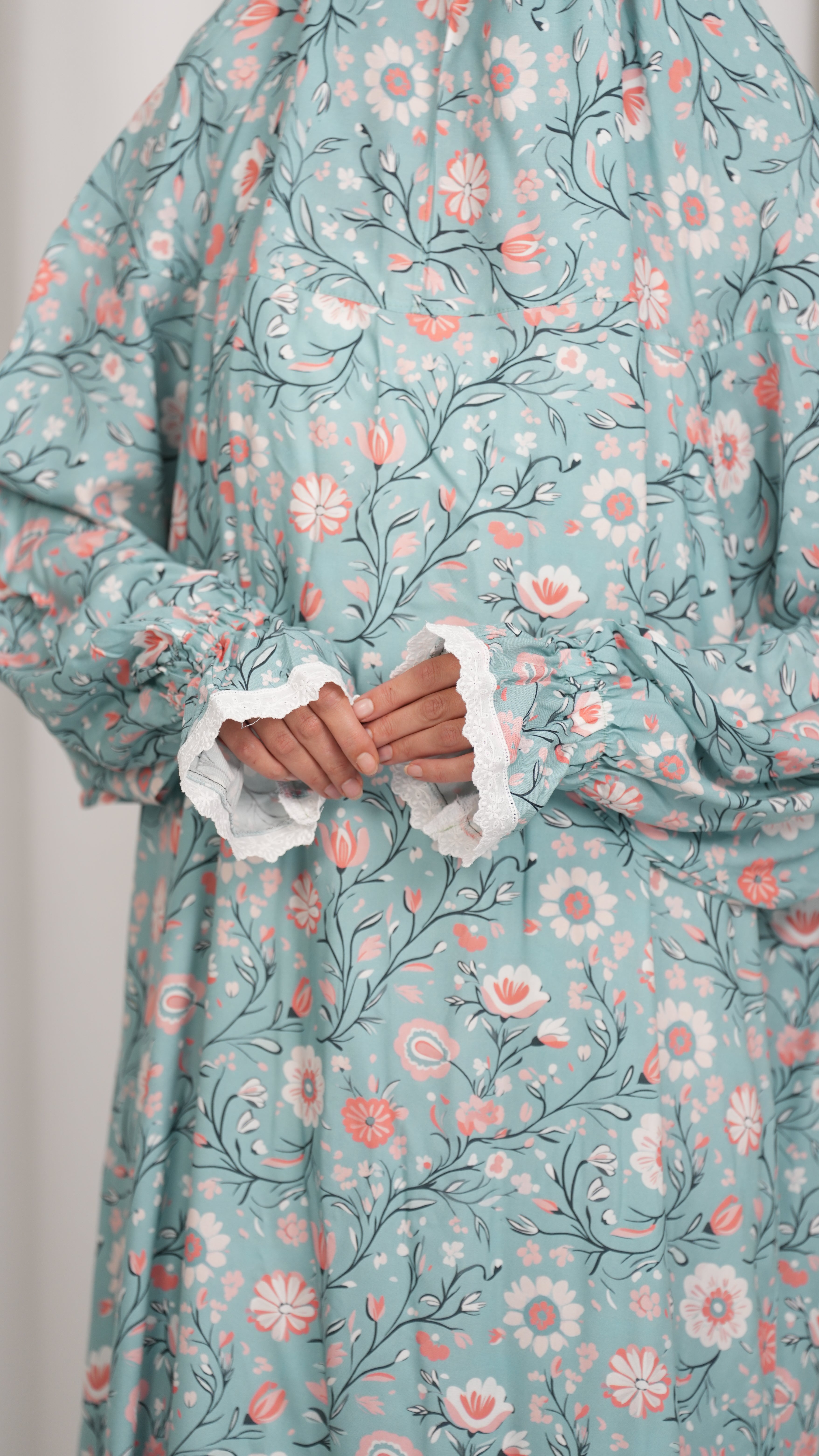 Prayer gown one piece b62