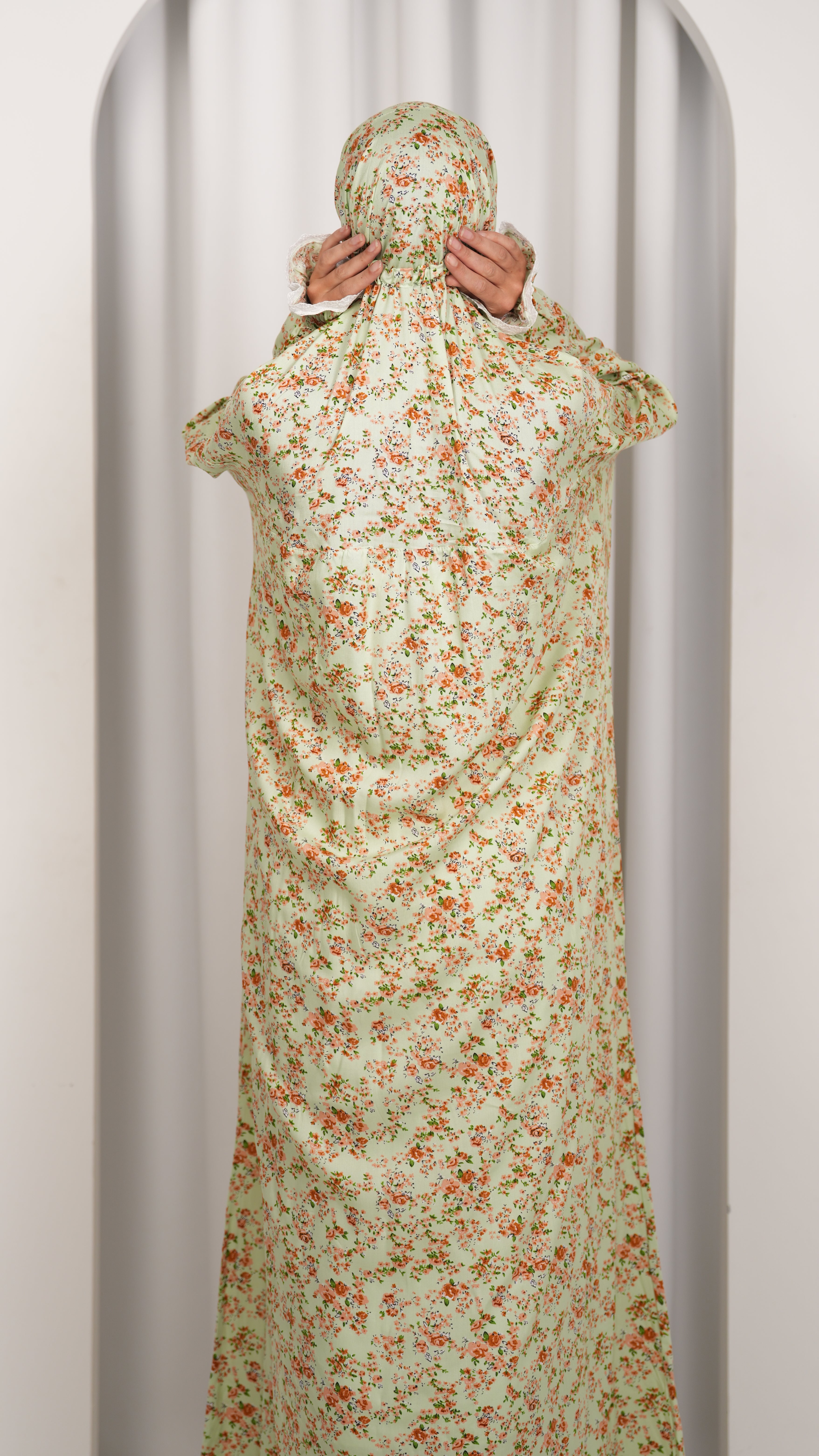 Prayer gown one piece b64