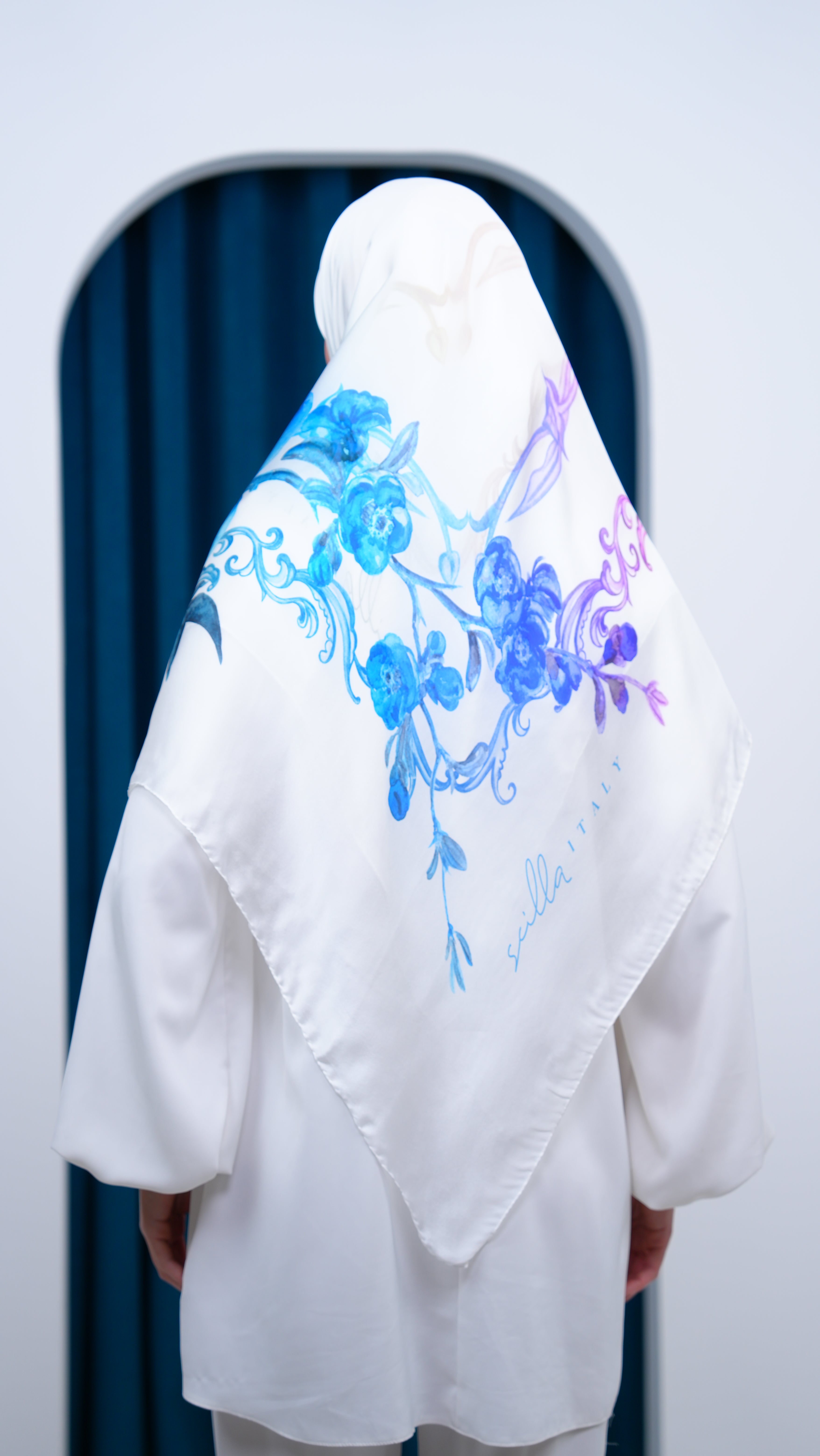 Scilla italy silk scarf Mi5