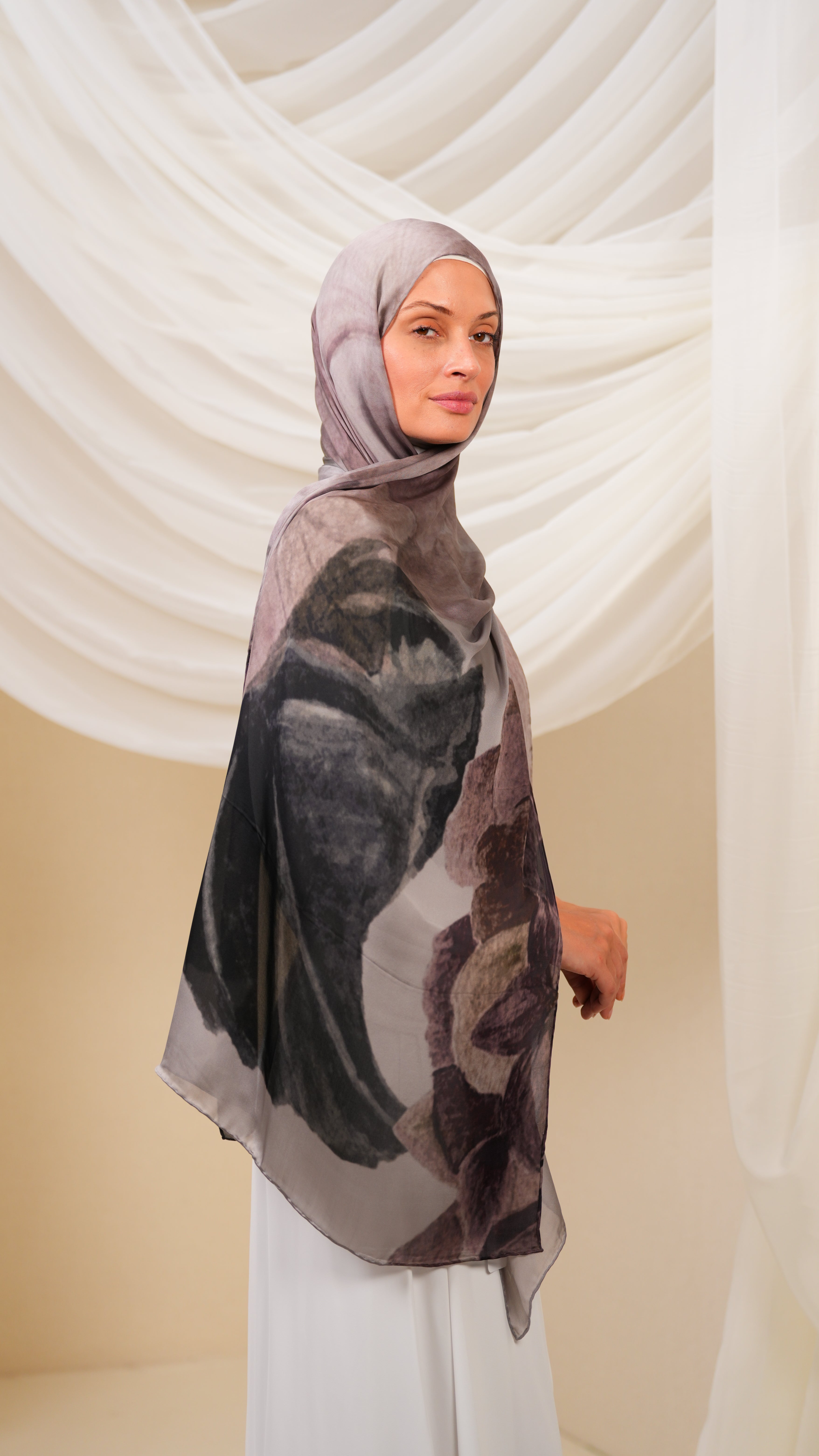 scilla Turkish  silk shawl Ctr2