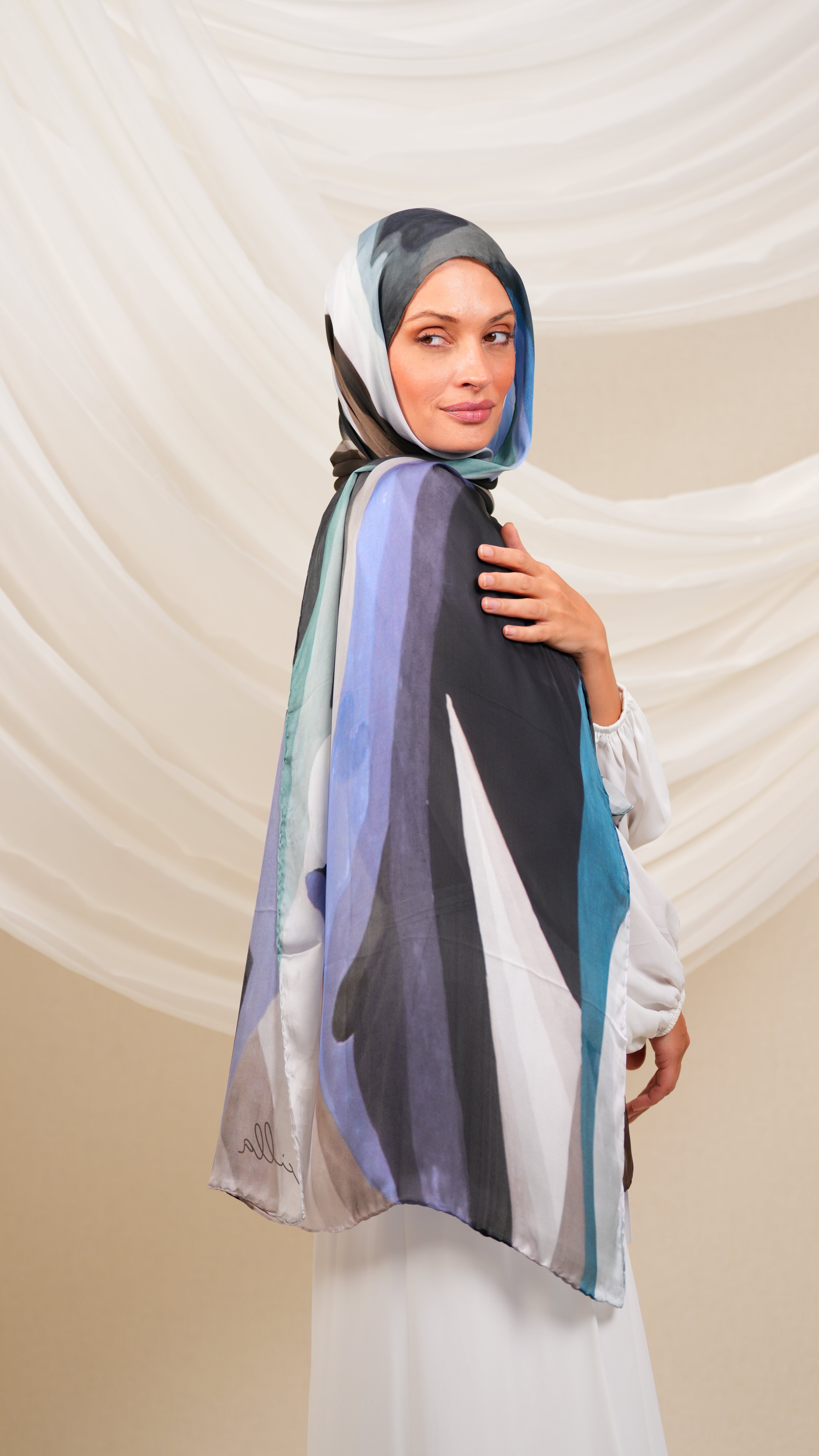 scilla Turkish  silk shawl Dtr3