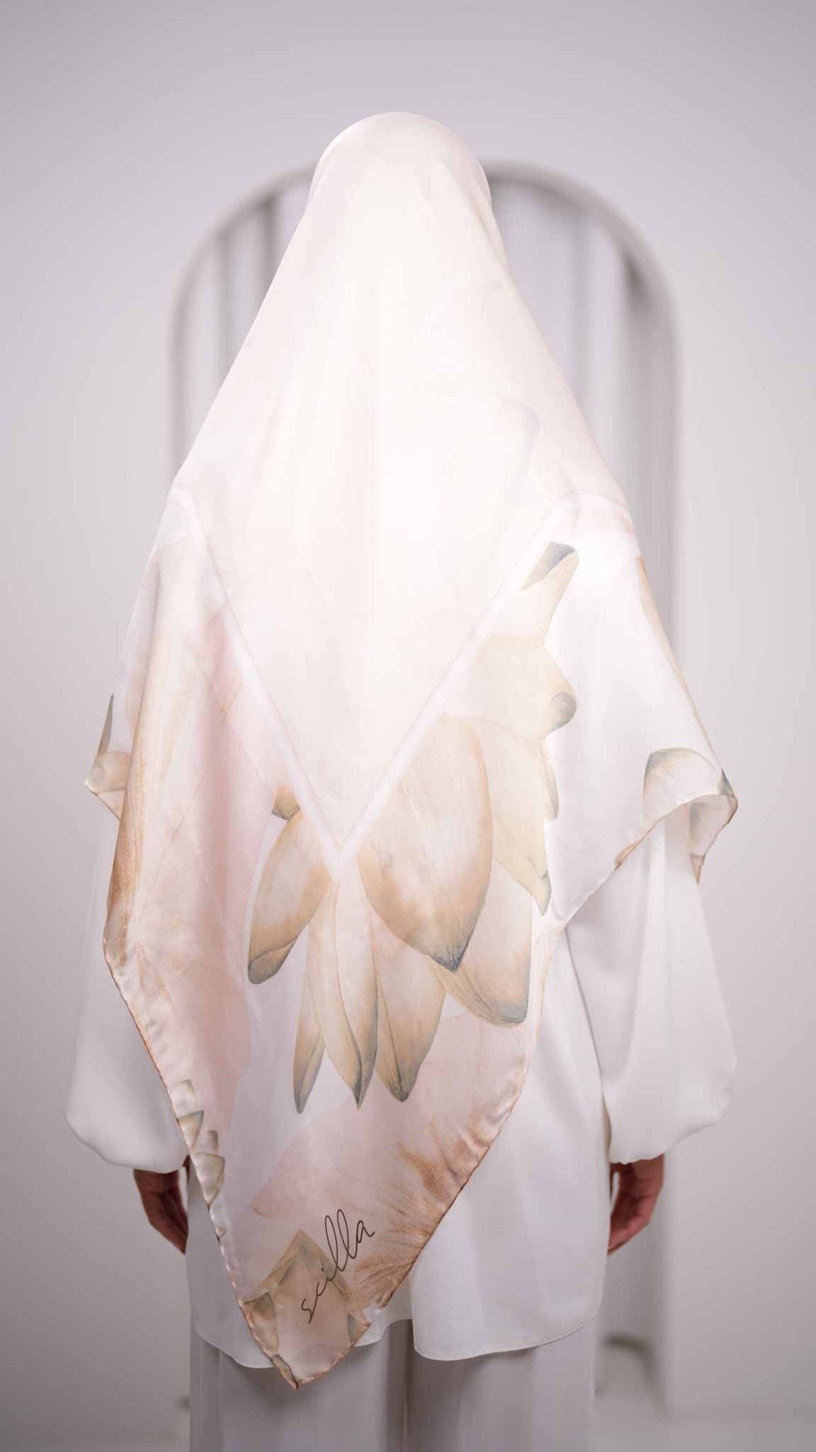 scilla silk scarf hh4