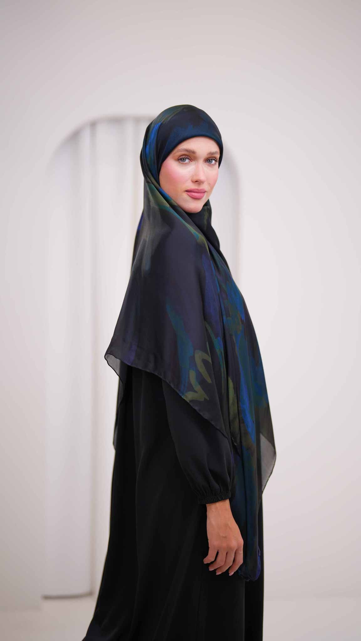 وشاح حريري من نوع سكيلا gg2