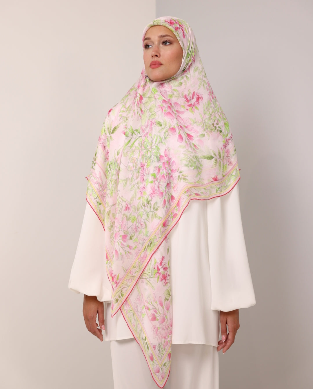 Leonard scarfs L5
