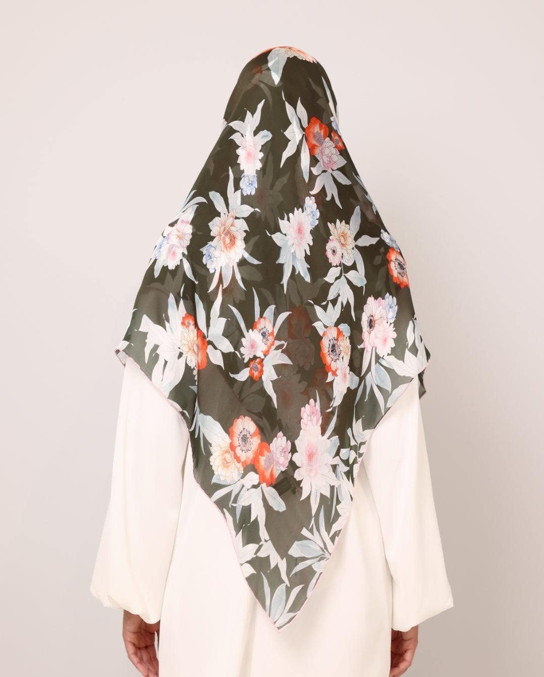Leonard scarfs L8